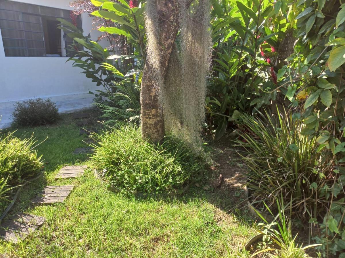 Edícula Simples, prático e ideal Ilhabela Esterno foto
